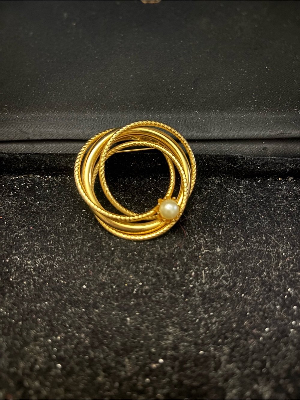 Vintage Open Round Circle Faux Pearl Brooch Pin Gold Tone